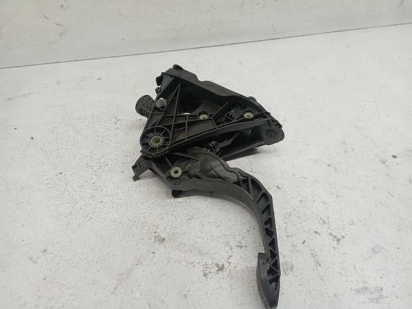 PEDALE DE EMBRAYAGE VW/SEAT/SKODA/AUDI - Vue 1